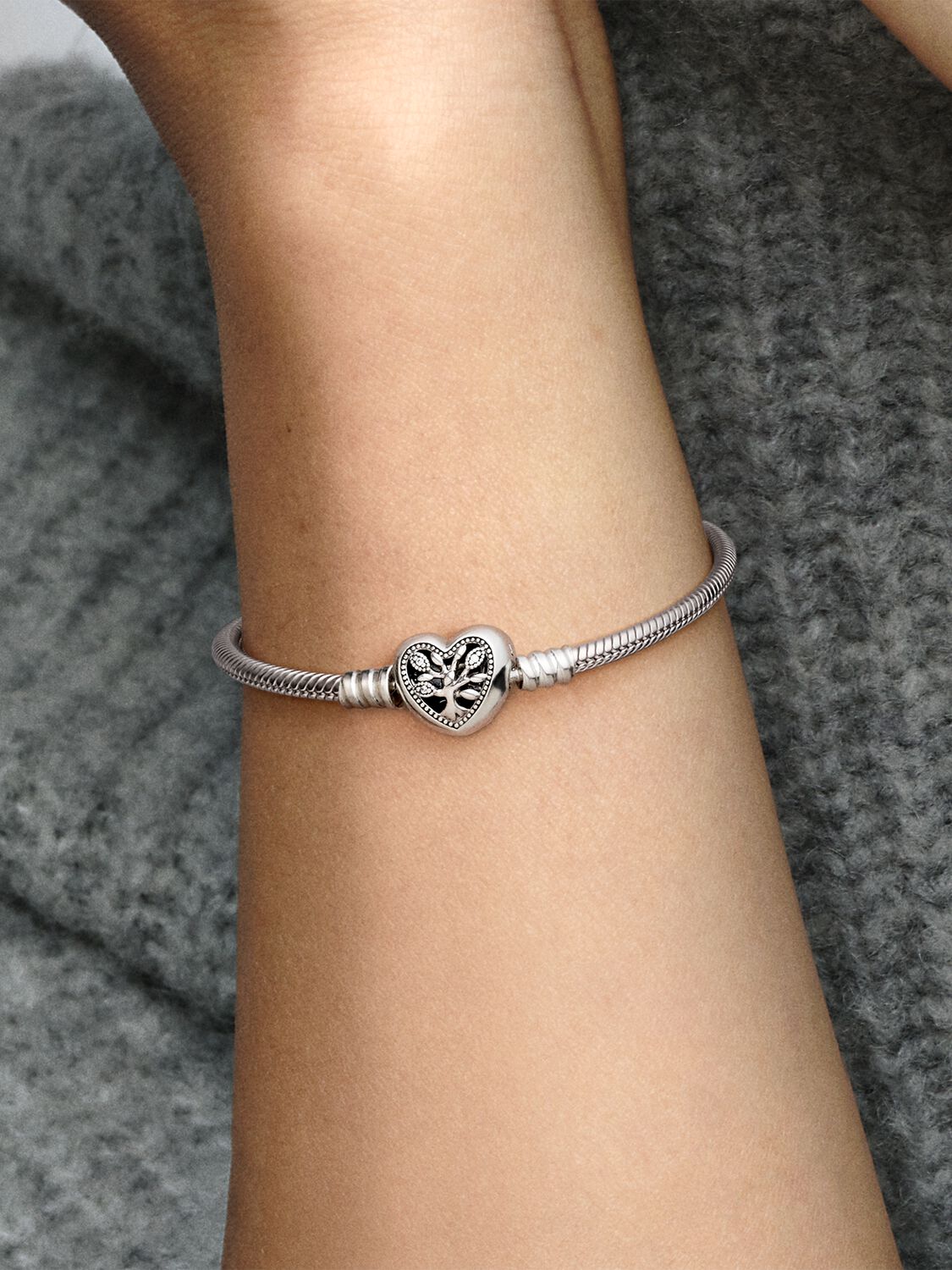 Pulsera de Cadena de Serpiente Cierre de Corazón Árbol Genealógico