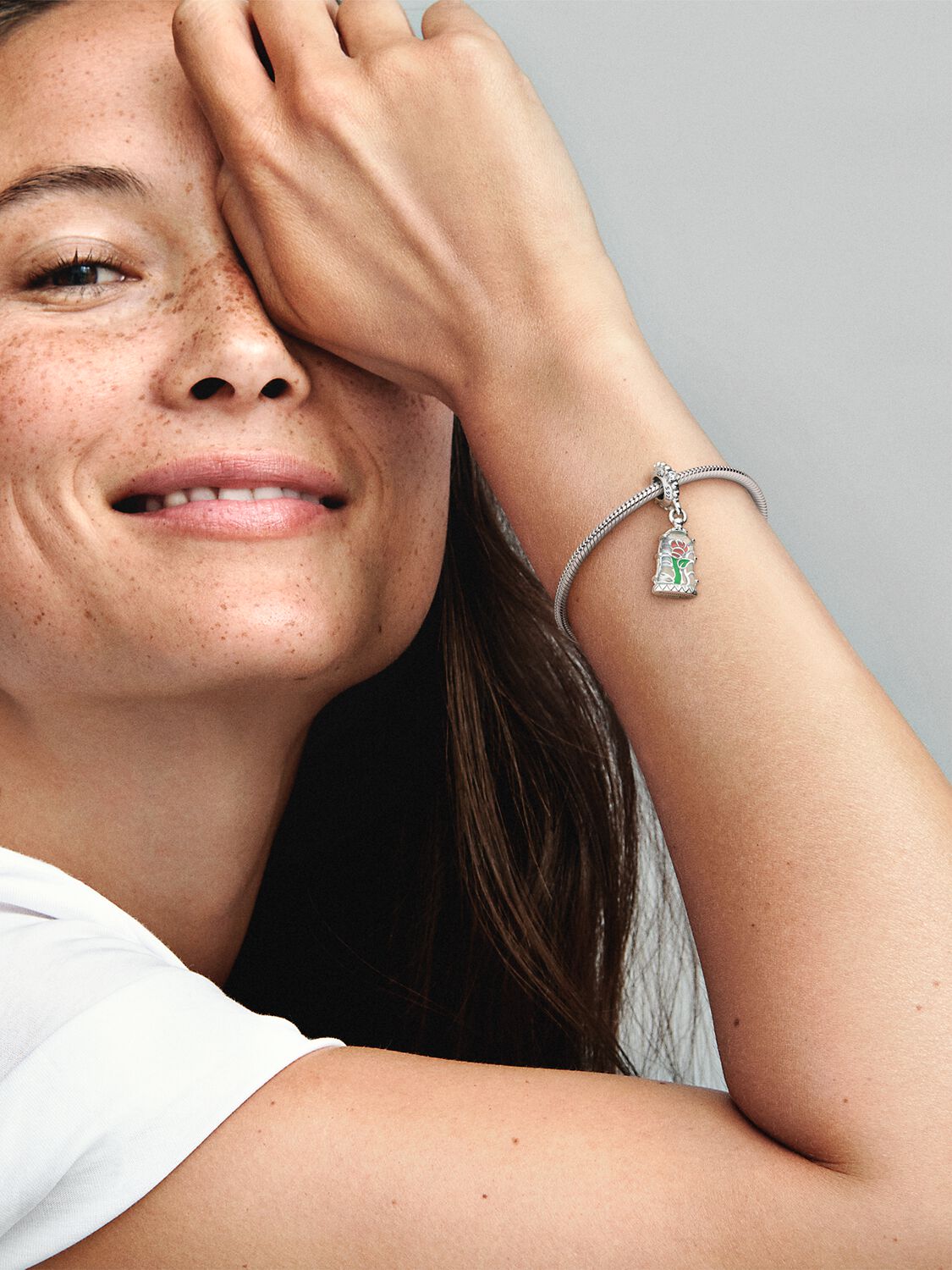 Charm Colgante Rosa Encantada de La Bella y la Bestia de Disney