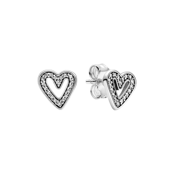 Pendientes corazones brillantes en plata