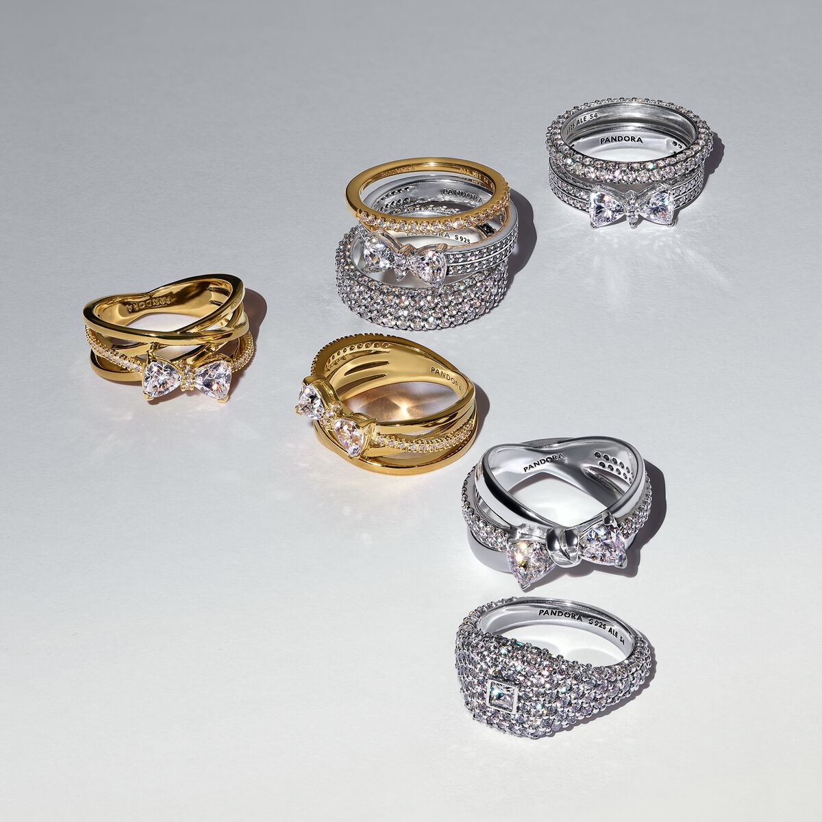 Anillo Banda Cruzada Lazo Brillante