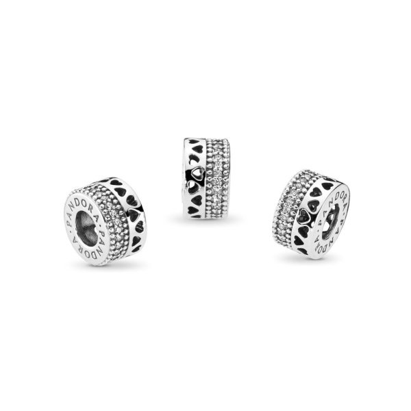 Charm de corazones SIGNATURE en PANDORA