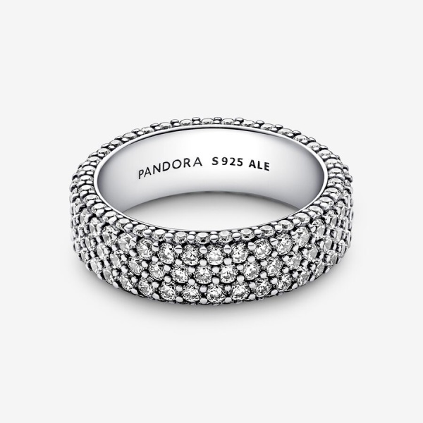 Anillo Fila Triple en Pavé