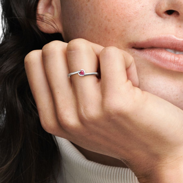 Anillo Corazón Solitario Rojo Inclinado