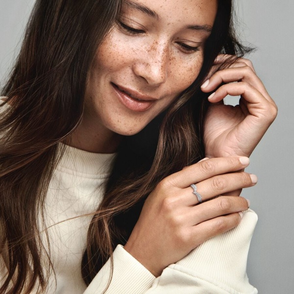 Anillo en plata de ley Hojas Brillantes