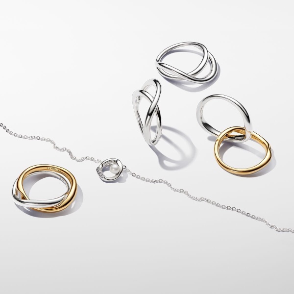 Collar Círculo Forma Orgánica en Pavé y Perla Cultivada de Agua Dulce