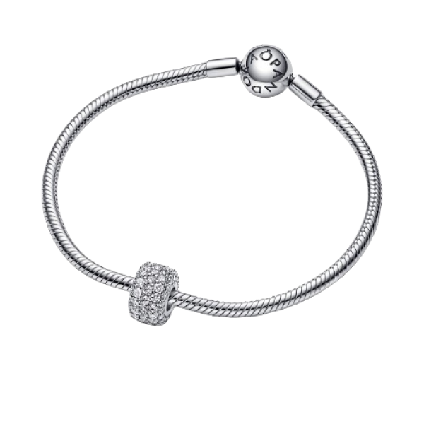 Charm Triple Fila Brillante en Pavé