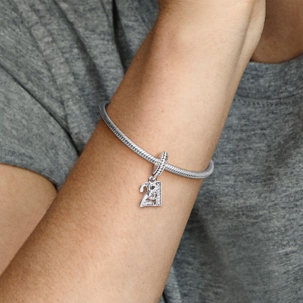 Charm colgante en plata de ley 21 Años de Amor