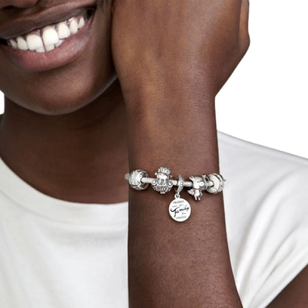 Charm colgante en plata de ley Los Amigos Son Familia