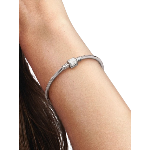 Pulsera Pandora Moments Cadena de Serpiente Cierre de Logo Marvel